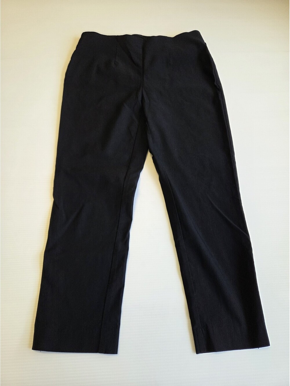 Chicos So Slimming Crop Size 0 Zip Accent On Bottom